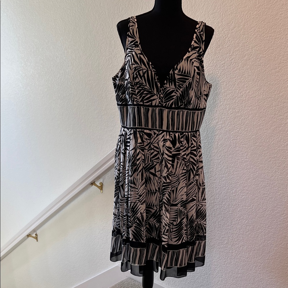 Evan Picone Monochrome Patterned Midi Dress
Vintage purchased in 2007